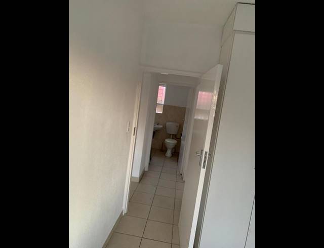 2 BEDROOM APARTMENT FOR SALE IN VANDERBIJLPARK SE 3